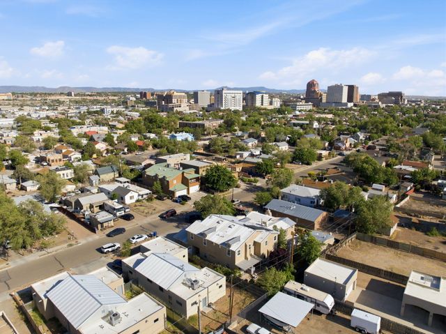 1235 8th Street NW B, Albuquerque, NM 87102