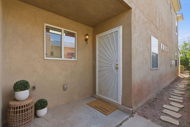 1235 8th Street NW B, Albuquerque, NM 87102
