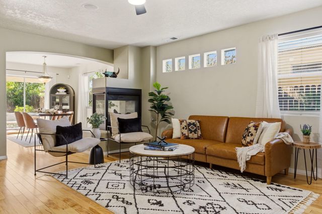 1235 8th Street NW B, Albuquerque, NM 87102