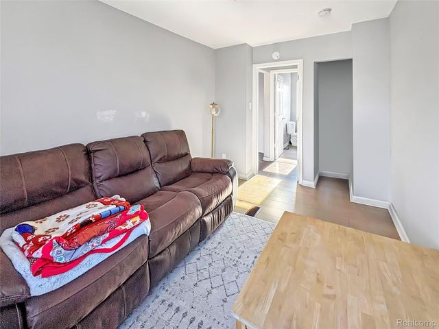 3902 Brunswick Avenue, Flint, MI 48507