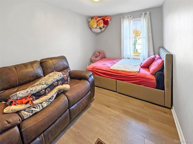 3902 Brunswick Avenue, Flint, MI 48507