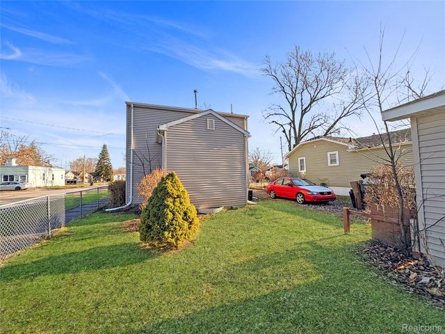 3902 Brunswick Avenue, Flint, MI 48507