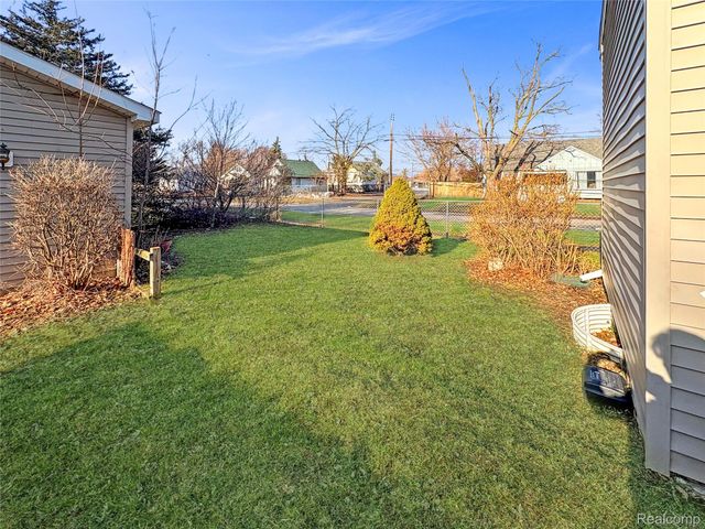 3902 Brunswick Avenue, Flint, MI 48507