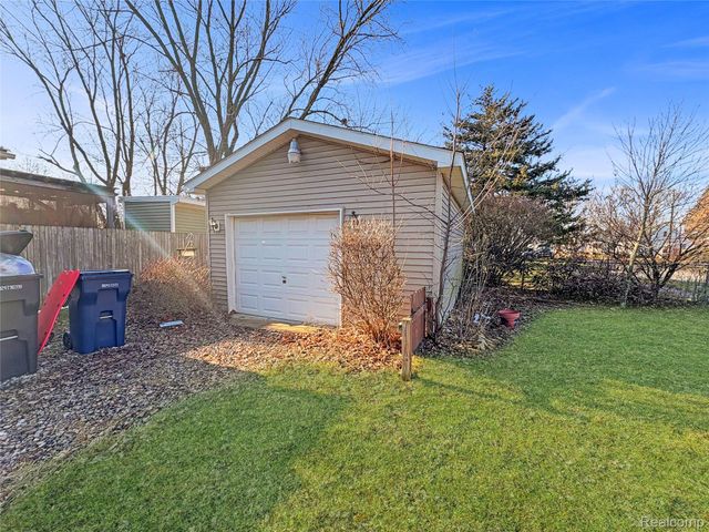 3902 Brunswick Avenue, Flint, MI 48507