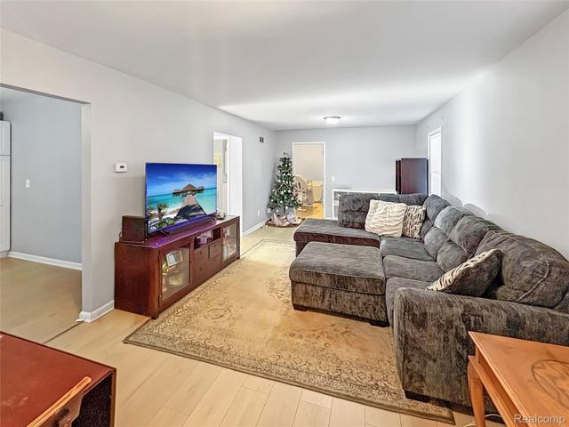 3902 Brunswick Avenue, Flint, MI 48507