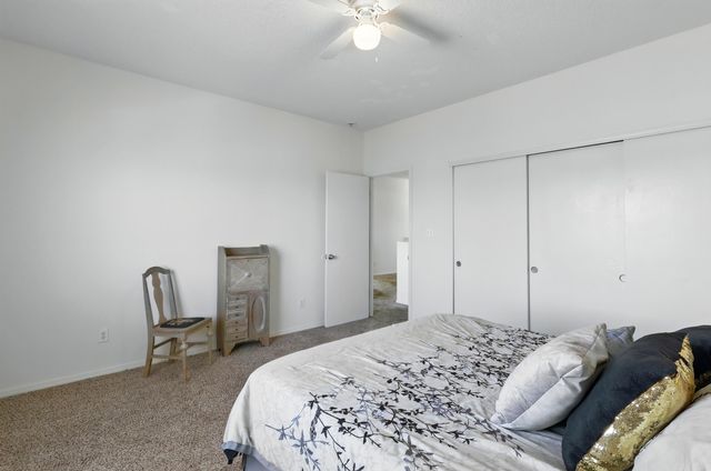 10016 RIO CANON Avenue SW, Albuquerque, NM 87121