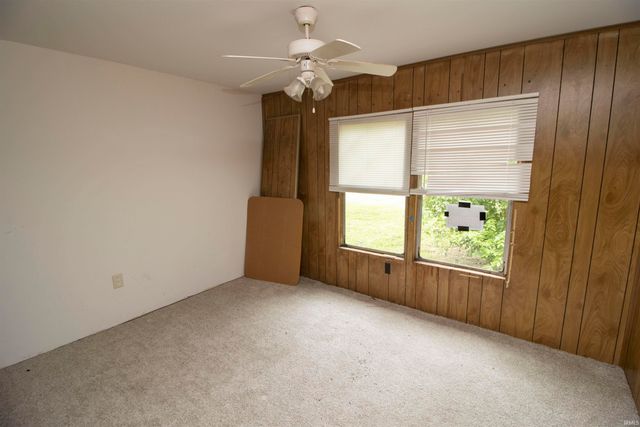 8117 S 500 E Road, Jonesboro, IN 46938