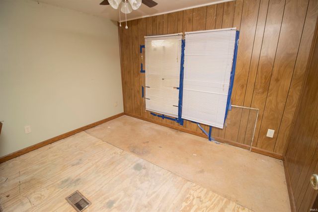 8117 S 500 E Road, Jonesboro, IN 46938