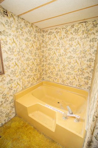 8117 S 500 E Road, Jonesboro, IN 46938