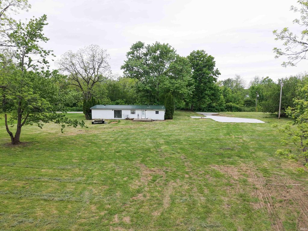 8117 S 500 E Road, Jonesboro, IN 46938