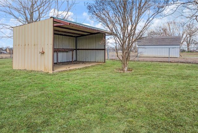 3754 County Road 11300, Paris, TX 75462