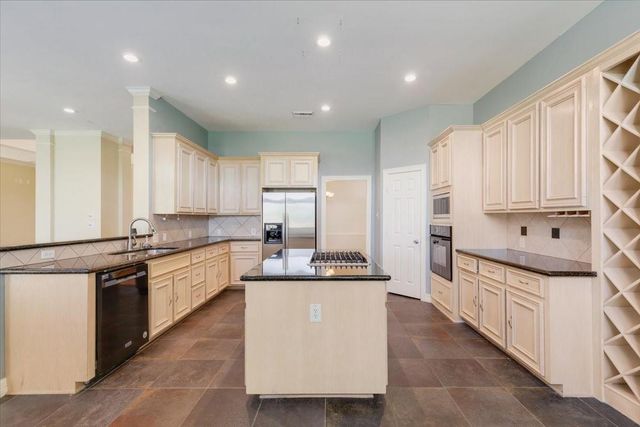 3010 Ravensport Drive, Pearland, TX 77584