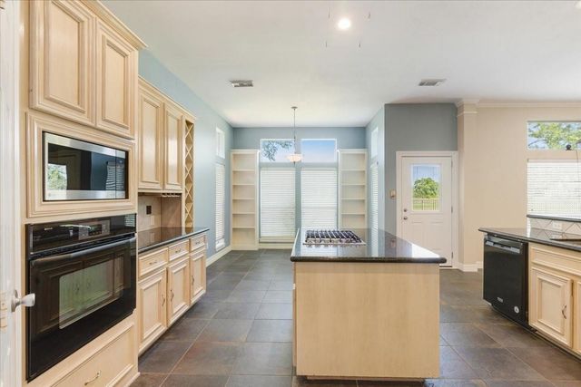 3010 Ravensport Drive, Pearland, TX 77584