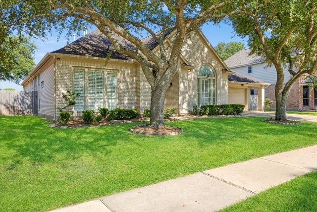 3010 Ravensport Drive, Pearland, TX 77584