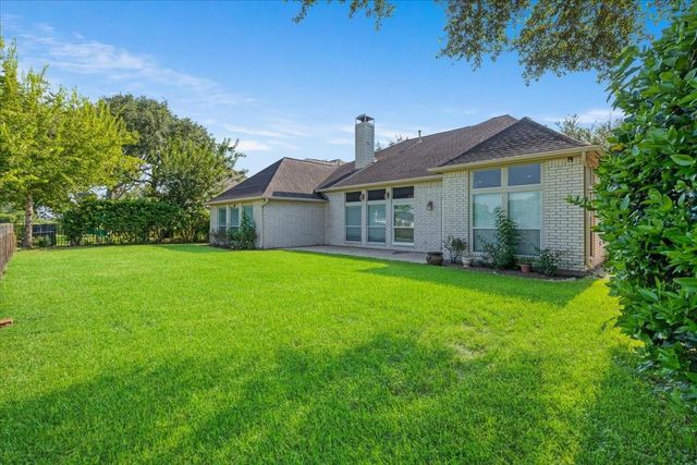 3010 Ravensport Drive, Pearland, TX 77584