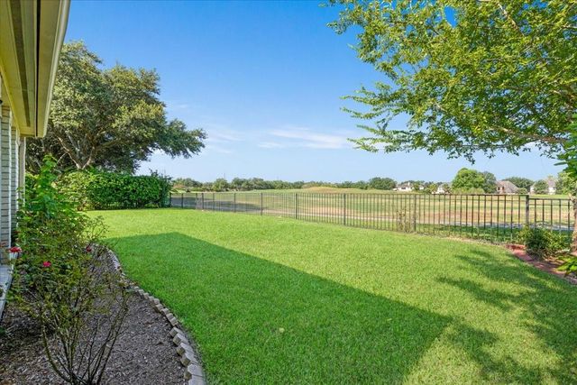3010 Ravensport Drive, Pearland, TX 77584