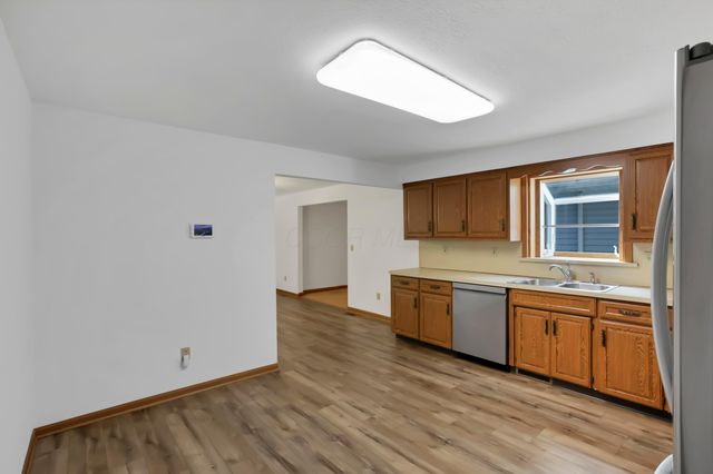 5400 Chestnut Hills Road NE, Newark, OH 43055