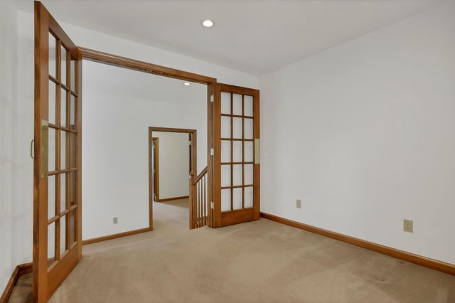 5400 Chestnut Hills Road NE, Newark, OH 43055
