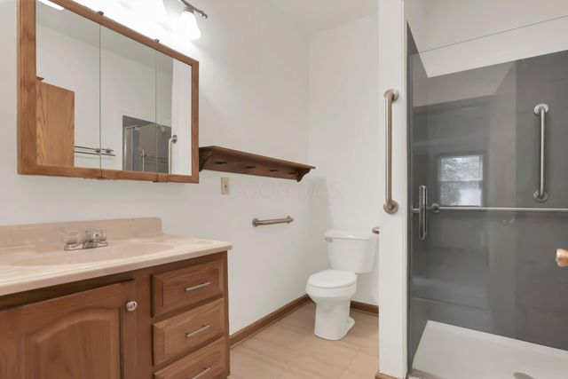 5400 Chestnut Hills Road NE, Newark, OH 43055