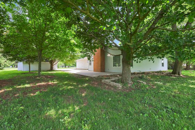 5400 Chestnut Hills Road NE, Newark, OH 43055