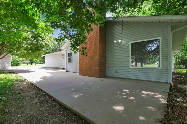 5400 Chestnut Hills Road NE, Newark, OH 43055