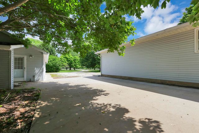 5400 Chestnut Hills Road NE, Newark, OH 43055