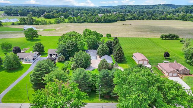 5400 Chestnut Hills Road NE, Newark, OH 43055