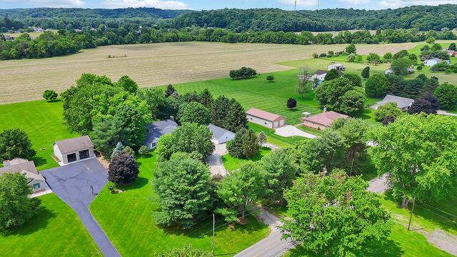 5400 Chestnut Hills Road NE, Newark, OH 43055