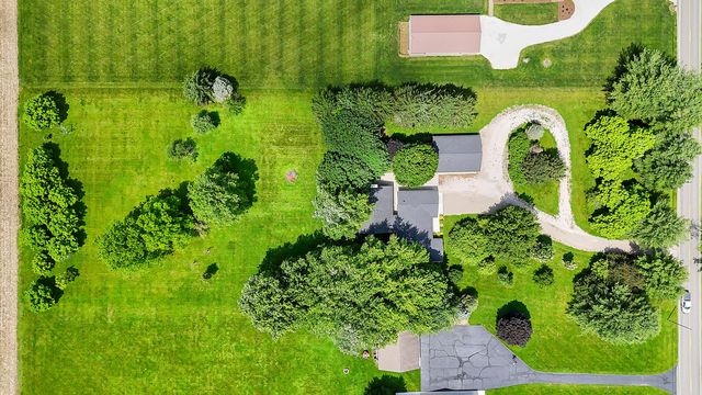 5400 Chestnut Hills Road NE, Newark, OH 43055