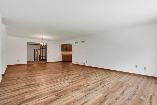 5400 Chestnut Hills Road NE, Newark, OH 43055