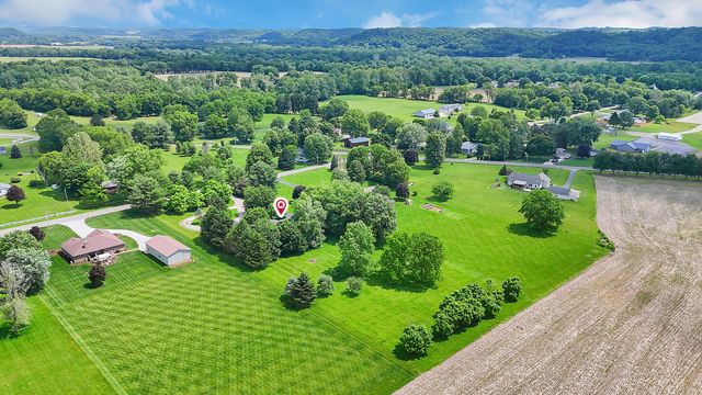 5400 Chestnut Hills Road NE, Newark, OH 43055