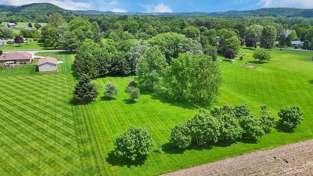 5400 Chestnut Hills Road NE, Newark, OH 43055
