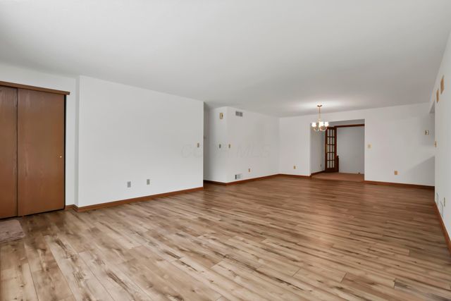 5400 Chestnut Hills Road NE, Newark, OH 43055