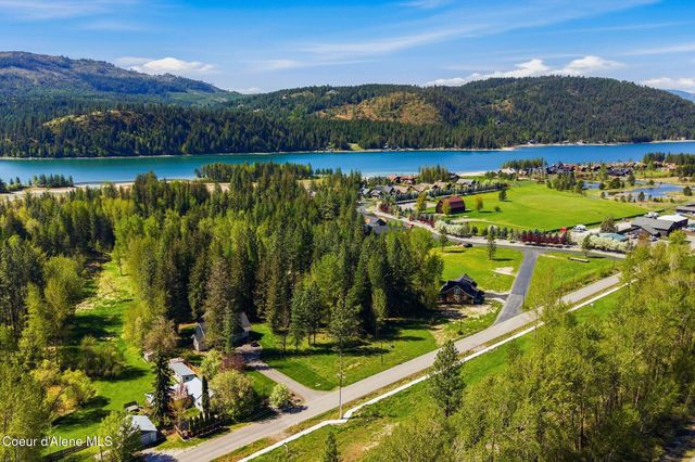 685 Railroad AVE, Dover, ID 83825