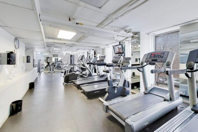 1660 N La Salle Drive 410, Chicago, IL 60614