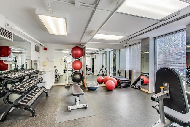 1660 N La Salle Drive 410, Chicago, IL 60614