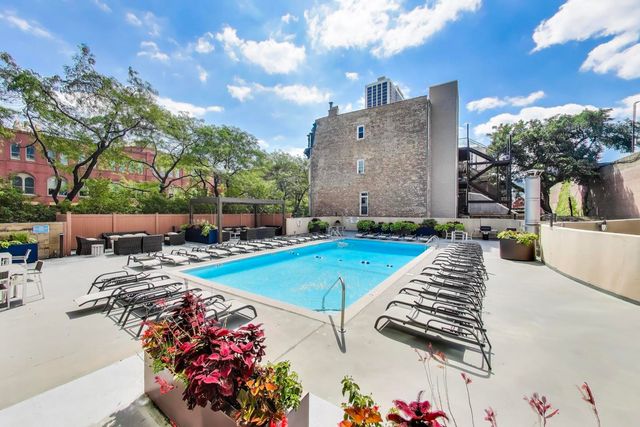 1660 N La Salle Drive 410, Chicago, IL 60614