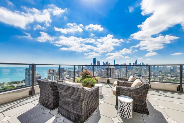 1660 N La Salle Drive 410, Chicago, IL 60614