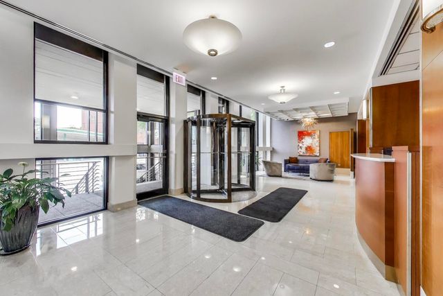 1660 N La Salle Drive 410, Chicago, IL 60614