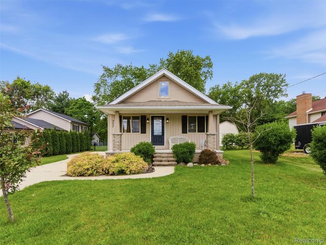 357 N Hospital Road, Waterford Charter Township, MI 48327
