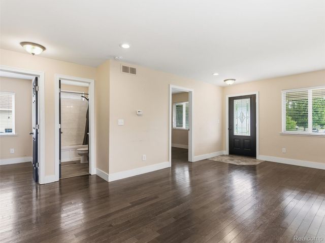 357 N Hospital Road, Waterford Charter Township, MI 48327
