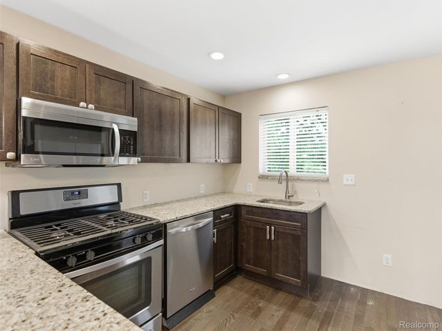 357 N Hospital Road, Waterford Charter Township, MI 48327