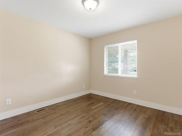 357 N Hospital Road, Waterford Charter Township, MI 48327