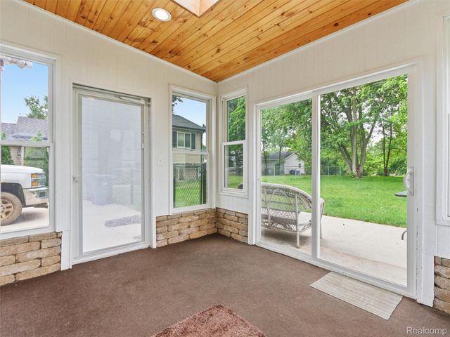 357 N Hospital Road, Waterford Charter Township, MI 48327