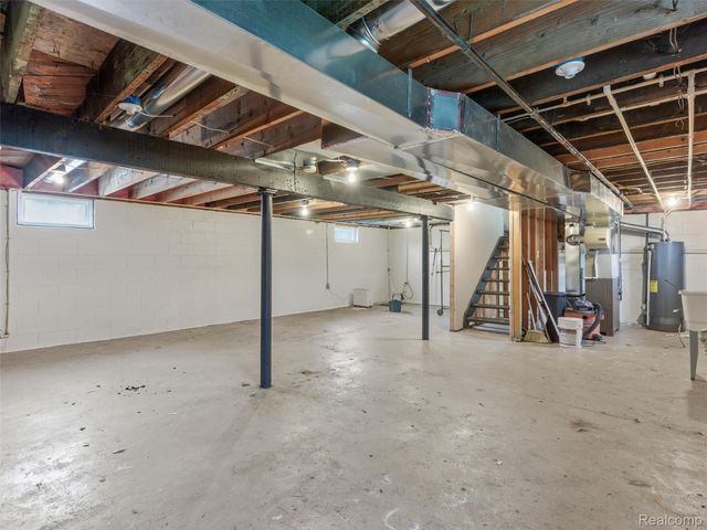 357 N Hospital Road, Waterford Charter Township, MI 48327