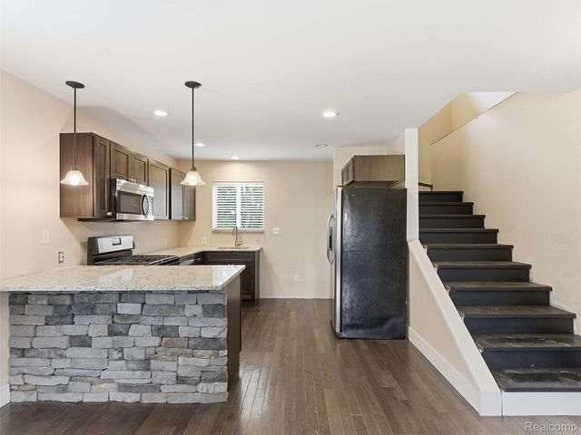 357 N Hospital Road, Waterford Charter Township, MI 48327