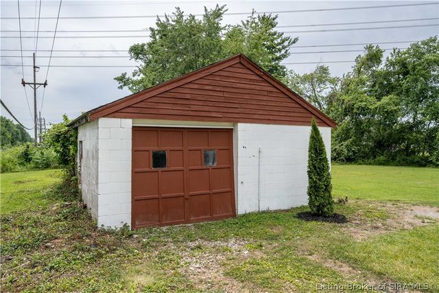 3409 Stenger Lane, Jeffersonville, IN 47130