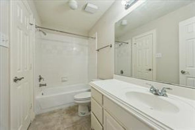 10707 Mandavilla Dr Drive, Houston, TX 77095