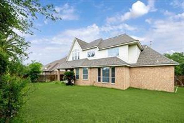 10707 Mandavilla Dr Drive, Houston, TX 77095