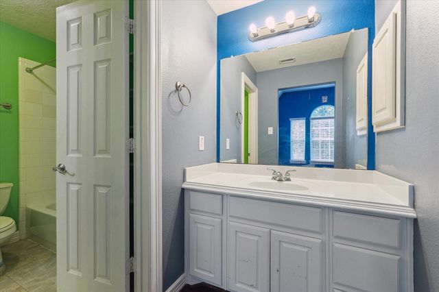 10707 Mandavilla Dr Drive, Houston, TX 77095